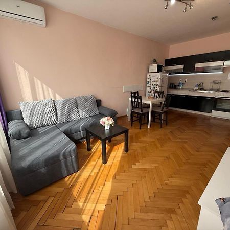 Lovely City Center 1Bd, 1Bt Apartment โซเฟีย ภายนอก รูปภาพ