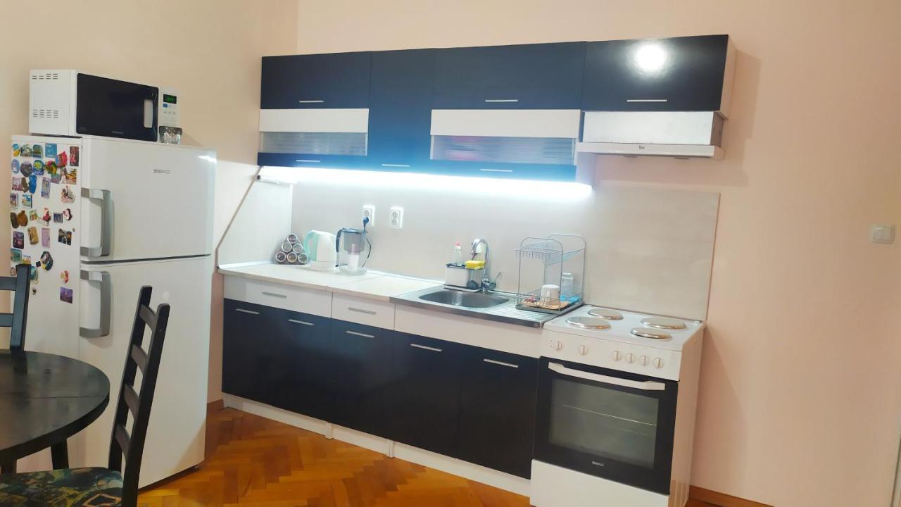 Lovely City Center 1Bd, 1Bt Apartment โซเฟีย ภายนอก รูปภาพ