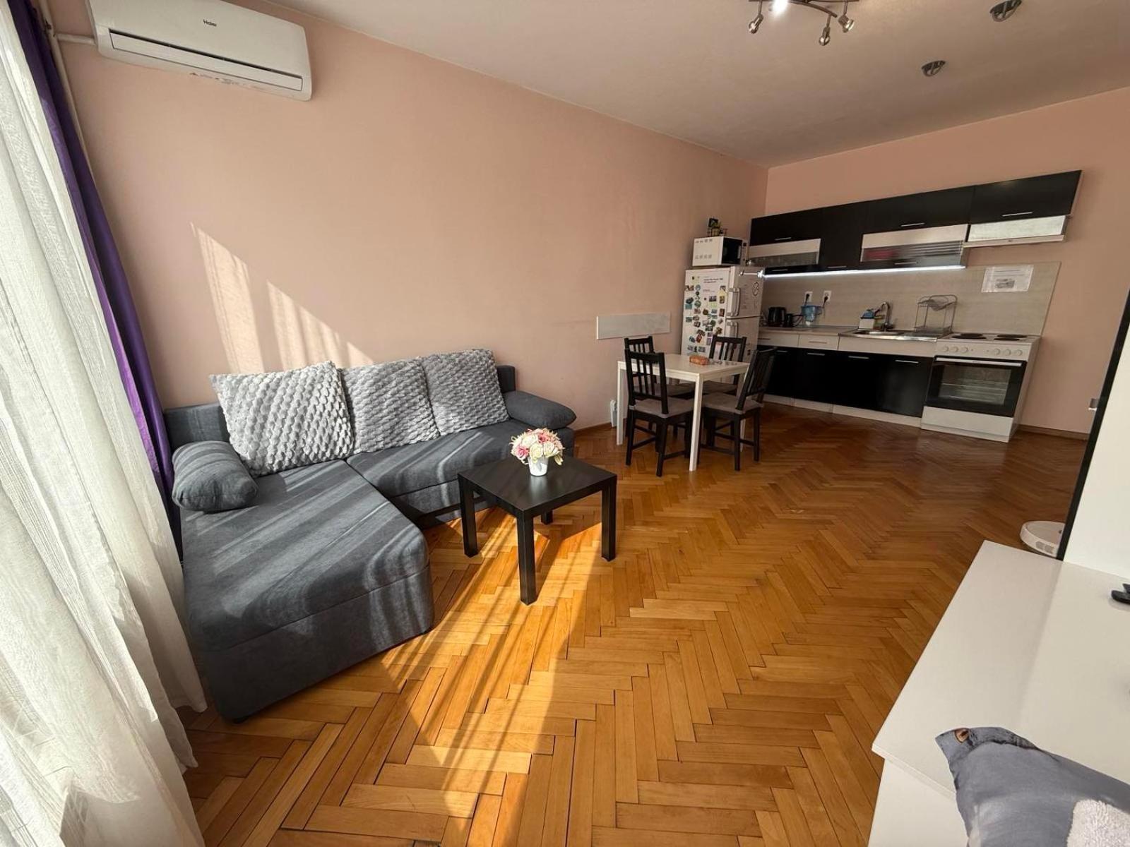 Lovely City Center 1Bd, 1Bt Apartment โซเฟีย ภายนอก รูปภาพ